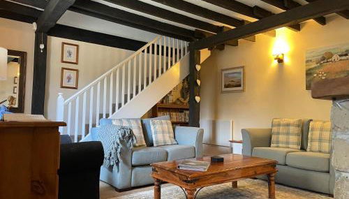 Gingerbread Cottage - Photo 4