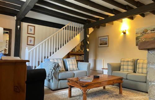 Gingerbread Cottage - Photo 4