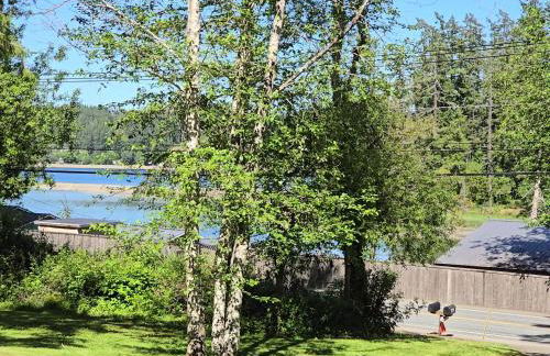 Stay by the Bay - Photo 12