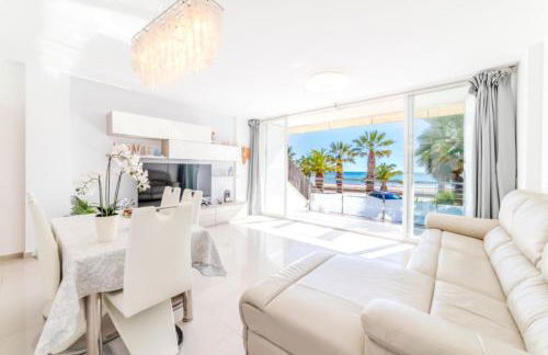 Frente a mar salida directa playa solo 30M agua - Foto 5