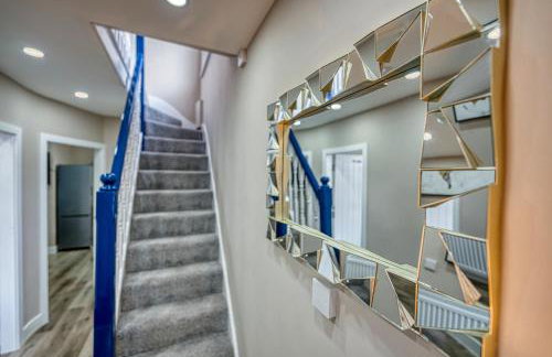 Stylish House - B'ham Airport and NEC, JLR Solihull, Business & Leisure Stays - Aspen House - Photo 35