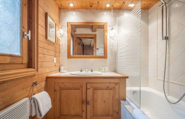 Large Chalet With Barrel Sauna and Whirlpool - Foto 14