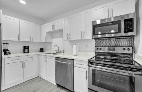 West Brickell - #3 - Renovated 2 1 & Parking - Foto 9