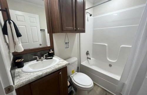 Spacious Modern Cabin on Toledo Bend Lake with Gorgeous Deck and Patio for an Amazing Family Getaway in Hemphill, Texas - Foto 19