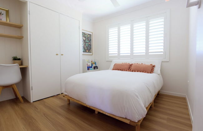 Tugun Retreat - 5BRM Home with Pool - Photo 3