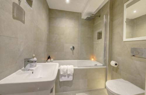 Loft 11 - Unique Apartment with Stunning Views - Photo 40