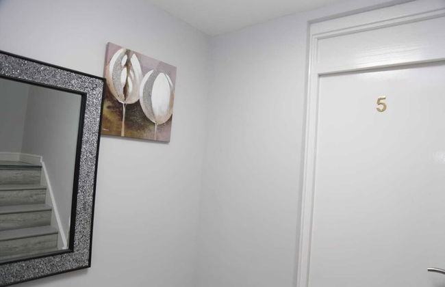 Budget Ensuite Room Woolwich - Photo 8