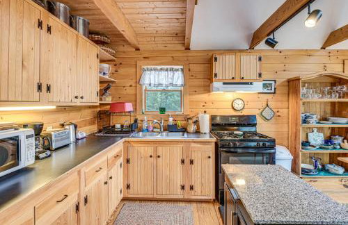 Lamoine Cabin with Deck about 16 Mi to Acadia Natl Park - Foto 13