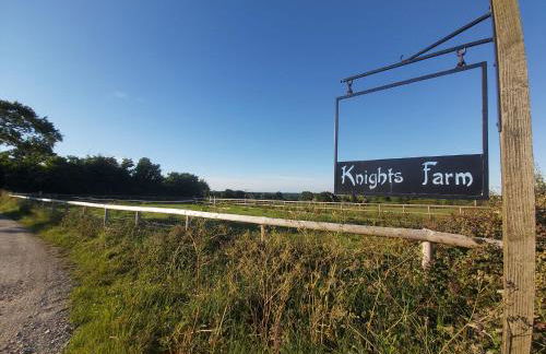 Beautiful Barn Conversion, 3 Bed, hot tub, sauna, gym, enclosed garden - Photo 14