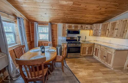 Pine and Paddle Cottage on Black Lake - Foto 16