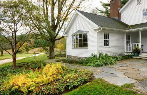 Elegant 7BR Estate with Pool & Hot Tub in Berkshires - Foto 53