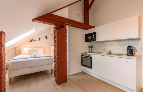 Studio sous les combles côté rue, parking gratuit - Foto 4