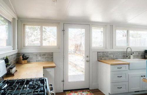 Charming Highlands Cottage - Walk to Shops & Eats - Foto 17