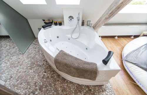 Wellness Suiten mit Whirlpool am Stadtrand von Essen - Foto 32