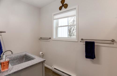 Patio and Parking! Modern Bunkhouse Near Lake Erie - Foto 17