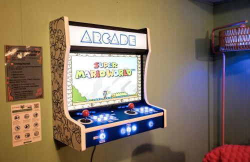 Blue Boho Music and Meme House Four Bedroom Home with Arcade near Westport Plaza - Foto 16