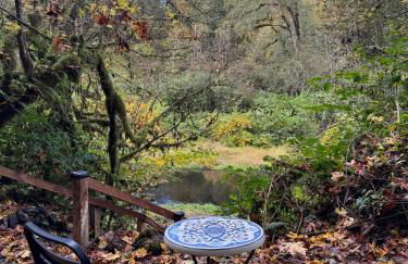 Enchanted Hollow- Cozy, Romantic Woodland Getaway - Photo 22