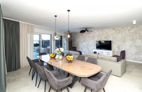 Luxury Beachfront Villa Sea Queen - Kastela - Foto 24