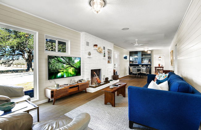 Stunning Home-right Across From Albert Dance Hall! - Foto 18