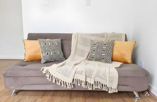 Varanda ensolarada a alguns passos do mar - Foto 3