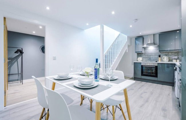 Imperial War Museum North Two-bedroom by Belvilla - Photo 9