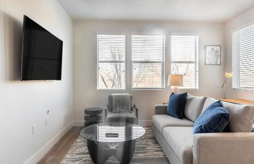 Landing Beautiful 1BD Pool Gym - Foto 44