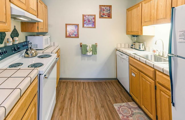 Oak Lawn Cottage ~ 1.5 Blocks to OSF - Foto 8