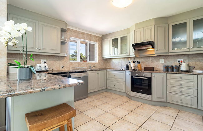 3 Bedroom Family Apartment Beach Club - Houtbay - Photo 35