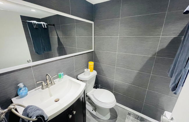 Charming 2BR 2B in Elkins Park Parking Pool - Foto 12