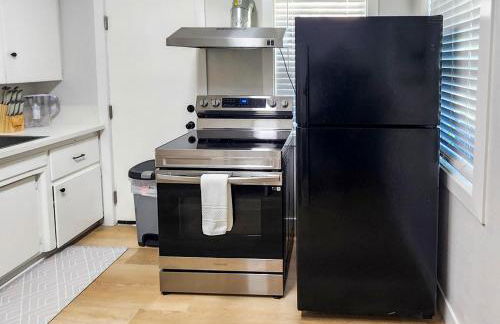 Relaxing Cozy Back House with Backyard - Foto 20