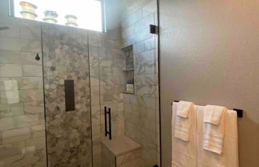 Blue Owl - Tree House Views! Couples Getaway! - Foto 20