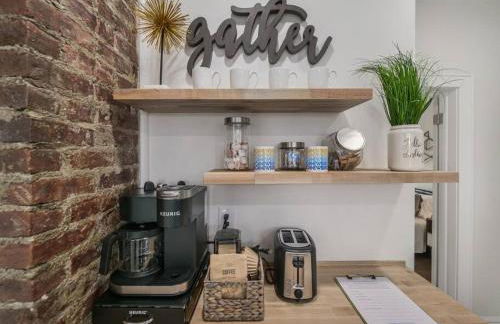 MidCentury Mod Suite, Hudson River/Mt Beacon Views - Foto 13