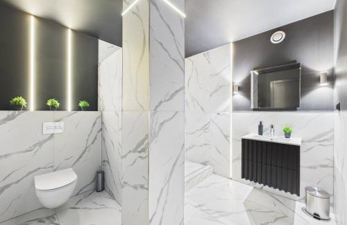 Jacuzzi LoveAparts Marki Romantic Getaway - Photo 53