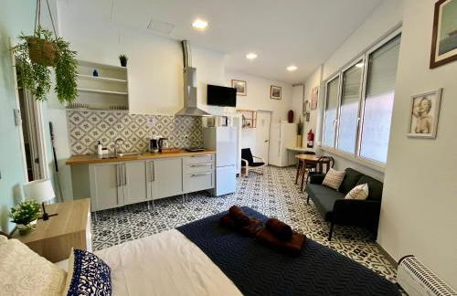 INT Studio totalmente equipado, 15' de BCN centro 8' playa - Foto 5