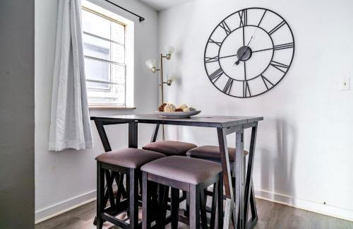 Jungle House Luxury Homes - Columbus Downtown Short North - Steps to Convention Center & Nationwide Arena - Sleeps up to 6 - Free Parking - Over 5,800 Five Stars - Foto 8