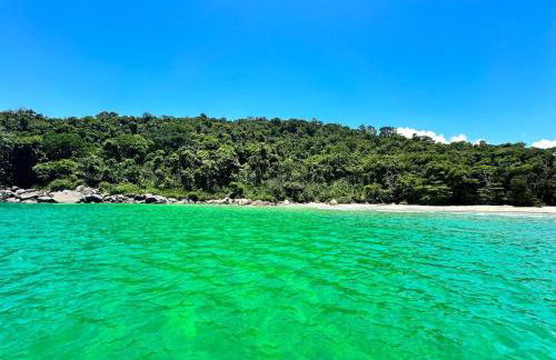 Vista dos sonhos na beira do mar de Angra com pier - Foto 31