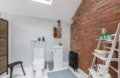 Rainbow House - Entire Place - Photo 15