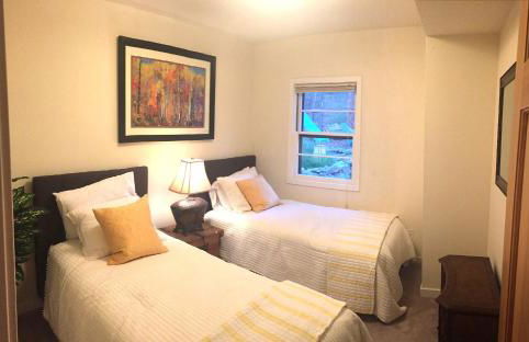 Creekside Craftsman Cabin with Jacuzzi - Alpine Splendor 6 Mins to downtown - Photo 15