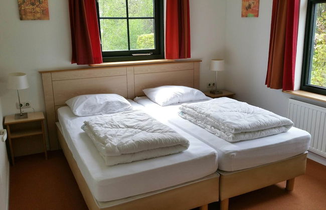 Group Stay in Eigen Wijze Near Playing Field - Photo 2