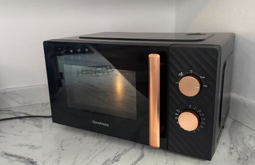 Stylish 3-Bedroom Home, Patio & High-Speed Wi-Fi - Foto 51