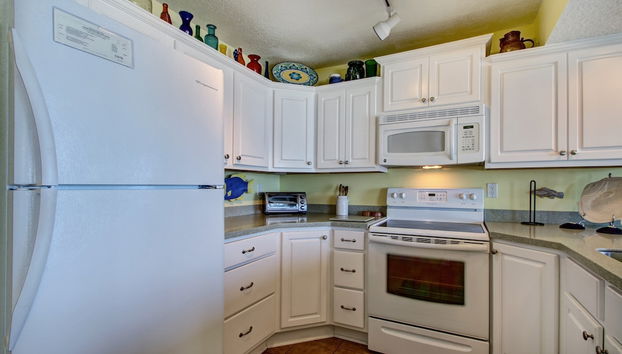 Seaboard Condo with Breathtaking Views of the Ocean by RedAwning - Foto 5, Cocina privada