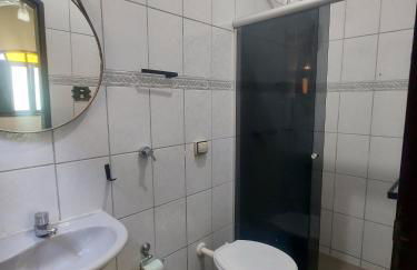 Casa piscina com ozônio churrasqueira perto da praia - Foto 13