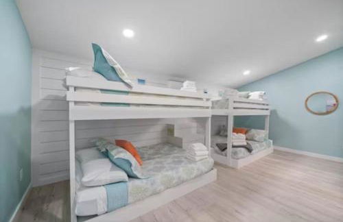 Gorgeous Home with Huge Private Pool and Game Room - Foto 55