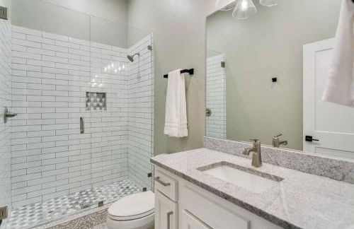 Large 7 Bedrooms Vibrant Art Spacious - Foto 3