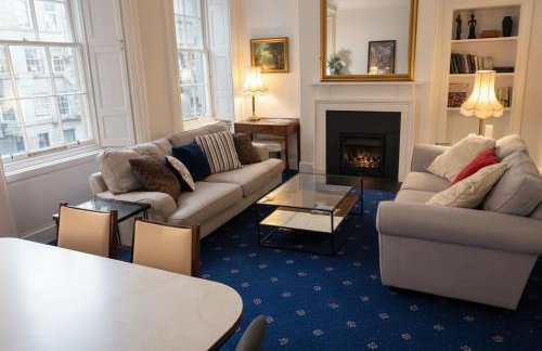 Be in the front row - Royal Mile 3 bedroom apartment - Photo 2