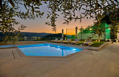 Luxury Lake-View Villa Karmen with Heated Pool, Private Spa & Sunset Terrace - Foto 7