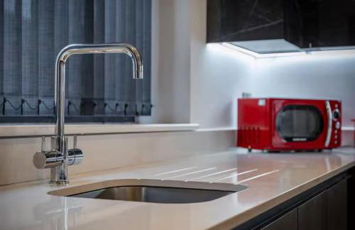 Super King Penthouse Minutes from Arndale Centre - Pass the Keys - Foto 21