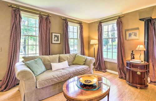 Lovely Brookfield Home with Private Deck and Views - Foto 5