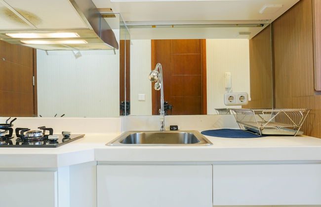 Relax Studio Apartment at Capitol Park Residence - Photo 7