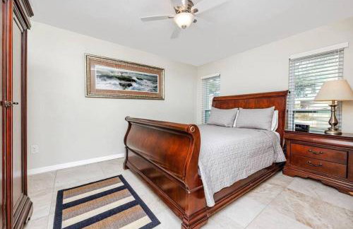 Luxe Private Waterfront Getaway with Pool in Ozona - Foto 2